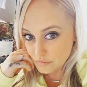 Meet your Posher, Jillian